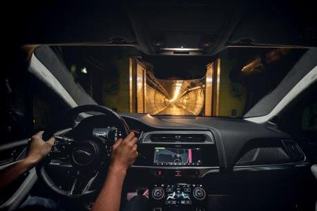Xe điện Jaguar I-PACE chạy xuyên lục địa chỉ một lần sạc