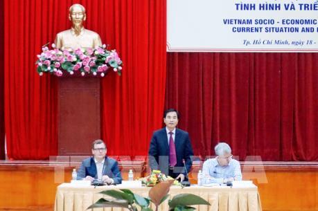 Chuyên gia lo kinh tế Việt Nam "mất đà" tăng trưởng