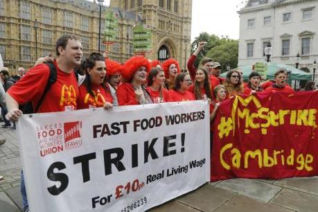 Mỹ: Nhân viên McDonald biểu tình phản đối nạn lạm dụng tình dục 