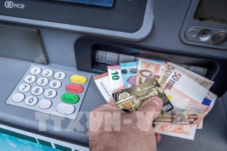 Các ngân hàng Eurozone nới lỏng quy định tín dụng 