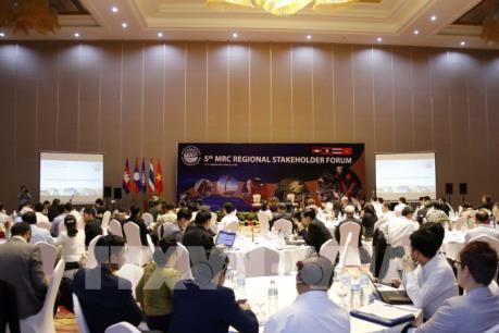 Tham vấn về thủy điện Pak Lay trên dòng sông Mekong 