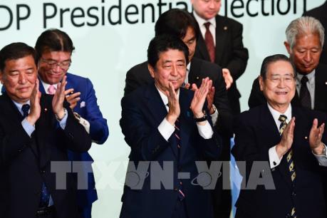 Thủ tướng Nhật Bản nắm trọng trách khôi phục lòng tin