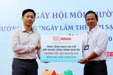 Nestlé Việt Nam xây trường học bằng gạch làm từ cát thải lò hơi