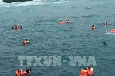 Lật phà chở khách, ít nhất 44 người thiệt mạng