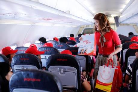 Vietjet Air đón hành khách đầu tiên trên chuyến bay Nha Trang - Đà Nẵng