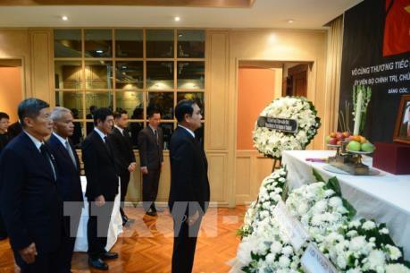 Thủ tướng và Ngoại trưởng Thái Lan viếng cố Chủ tịch nước Trần Đại Quang