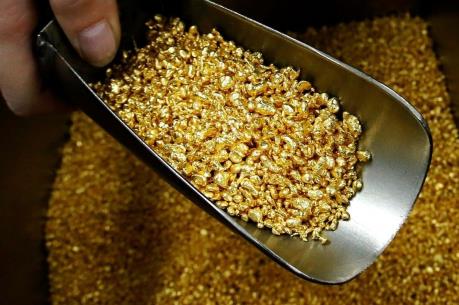 Giá vàng hôm nay 25/8 tiếp tục đi xuống