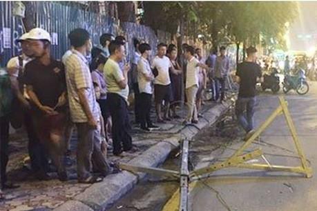 Khởi tố vụ thanh sắt rơi xuống đường khiến 2 người thương vong