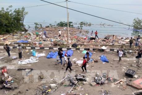 Thương vong trong vụ động đất, sóng thần tại Indonesia vẫn tăng cao