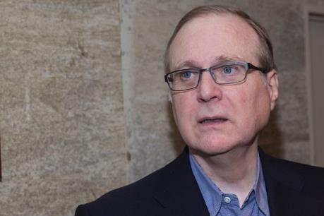 Tỷ phú đồng sáng lập Microsoft Paul Allen trong cuộc chiến ung thư