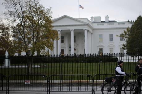 Nhà Trắng và Lầu Năm góc nhận bưu kiện khả nghi có thể chứa chất độc