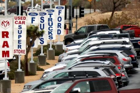 Doanh số bán xe tại Mỹ giảm mạnh