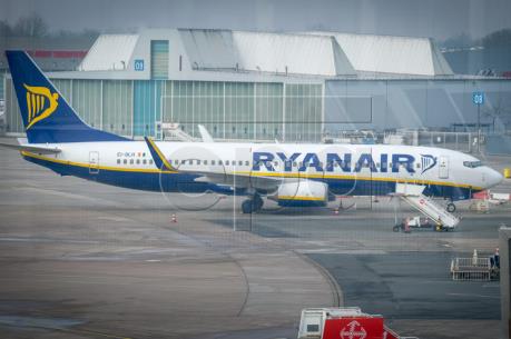 Ảnh hưởng đình công, Ryanair hạ dự báo lợi nhuận