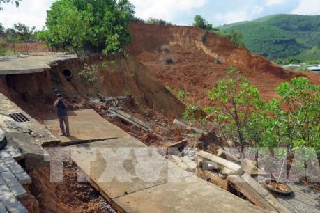 Nhiều vị trí khu vực cửa khẩu quốc tế Bờ Y (Kon Tum) sạt lở nghiêm trọng