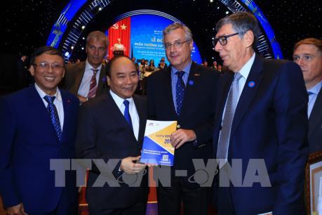Thủ tướng: Cải thiện môi trường đầu tư tiệm cận với các chuẩn mực quốc tế
