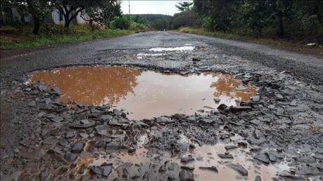 Cử tri đề nghị cần quyết liệt hơn nữa trong công tác phòng, chống tham nhũng