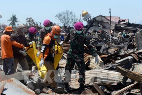 Còn hơn 1.000 người mất tích trong vụ động đất, sóng thần ở Indonesia