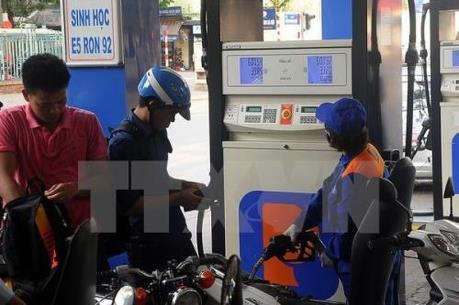 Xăng dầu đồng loạt tăng giá từ 15h hôm nay