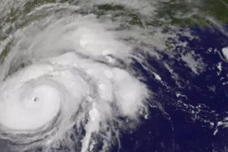 Bão Michael mạnh lên thành mức cực kỳ nguy hiểm sắp đổ bộ vào Florida, Mỹ