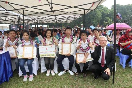 Trao học bổng “Canon - Chắp cánh nhân tài” năm học 2018-2019