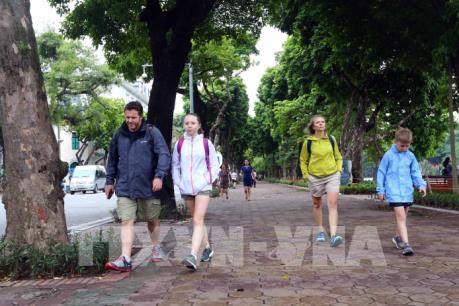 Dự báo thời tiết hôm nay 15/10: Từ trưa, không khí lạnh sẽ ảnh hưởng đến Bắc Bộ
