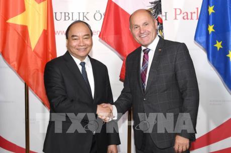 Thủ tướng Nguyễn Xuân Phúc hội kiến Chủ tịch Quốc hội Áo