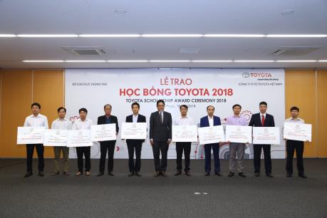 Toyota Việt Nam trao 115 suất học bổng cho sinh viên 16 trường đại học