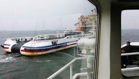 Trung Quốc: Chìm phà chở cát khiến 11 người mất tích