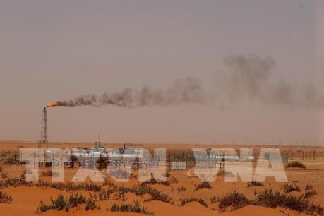 Giá dầu thế giới biến động nhẹ dù Saudi Arabia cam kết tăng sản lượng