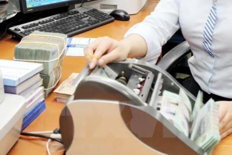 Tăng lương chưa đi đôi với tinh giản biên chế mạnh mẽ