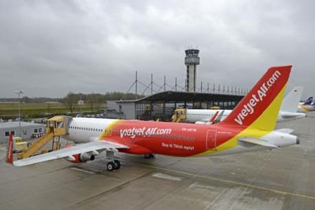 Hàng loạt chuyến bay của Vietjet Air bị ảnh hưởng do bão số 9