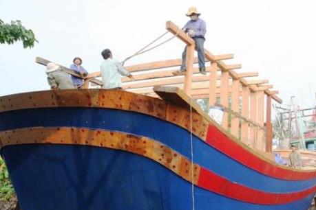 Xử lý nghiêm vi phạm trong vụ tàu cá hỏng hóc phải nằm bờ