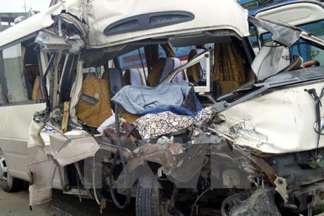 Tai nạn giao thông liên hoàn, Quốc lộ 2 ùn tắc nhiều giờ