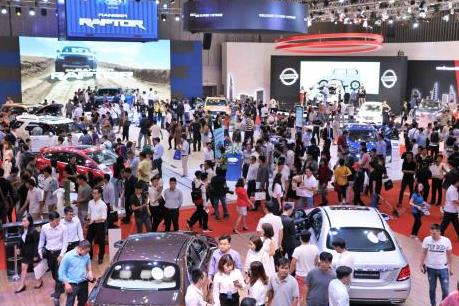 Nhiều khuyến mại, trải nghiệm và game show có thưởng hút khách triển lãm ô tô