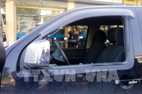 Đập cửa kính ô tô lấy trộm 3,5 tỷ đồng trước cửa Ngân hàng Vietinbank