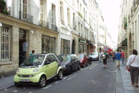 Pháp kêu gọi mở rộng chương trình đổi xe cũ lấy xe mới