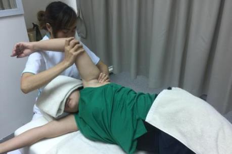 Giải mã bí quyết chữa đau vai gáy theo kỹ thuật Nhật Bản