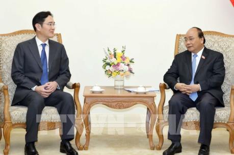 Thủ tướng đề nghị Samsung mở rộng quy mô đầu tư tại Việt Nam