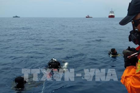 Rơi máy bay tại Indonesia: Phát hiện 3 vật thể liên quan đến thân và hộp đen