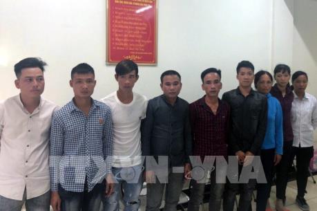 Chèo kéo, ép giá du khách nước ngoài ở khu vực hồ Hoàn Kiếm, Hà Nội