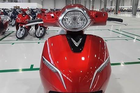 Cận cảnh xe máy điện thông minh đầu tiên của VinFast Klara