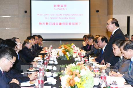 Thủ tướng Nguyễn Xuân Phúc tọa đàm với các tập đoàn hàng đầu Trung Quốc