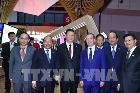 Thủ tướng Nguyễn Xuân Phúc dự khai mạc Hội chợ nhập khẩu quốc tế Trung Quốc