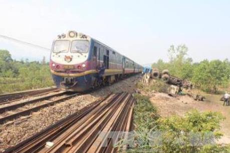 Áp dụng công nghệ để giám sát chặt an toàn giao thông đường sắt