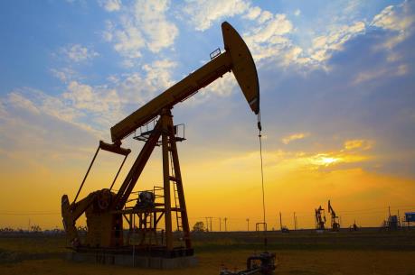 Giá dầu châu Á hạ sau khi Mỹ "nới lỏng" lệnh trừng phạt Iran