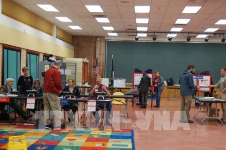 Bầu cử Quốc hội Mỹ giữa nhiệm kỳ: Giằng co phiếu bầu tại Hạ viện và Thượng viện