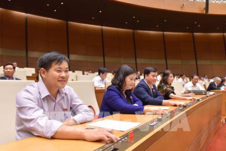 Quốc hội quyết nghị điều chỉnh mức lương cơ sở từ ngày 1/7/2019