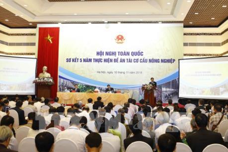 Phó Thủ tướng Trịnh Đình Dũng: Tái cơ cấu để xây dựng nông nghiệp thông minh hiện đại