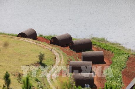 19 căn nhà gỗ phá vỡ cảnh quan Hồ Tuyền Lâm, Đà Lạt