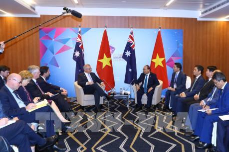 Thủ tướng Nguyễn Xuân Phúc tiếp Thủ tướng Australia bên lề hội nghị